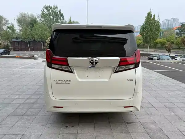 Toyota Alphard 2015