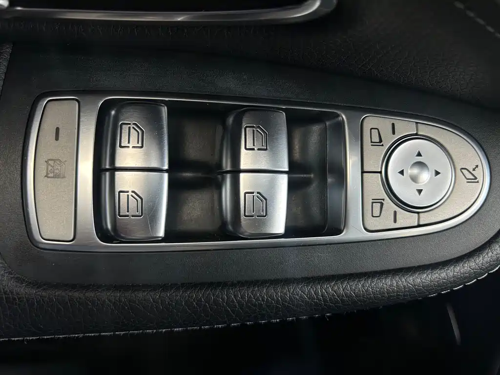 Mercedes-Benz C-Class 2018 — фото 10