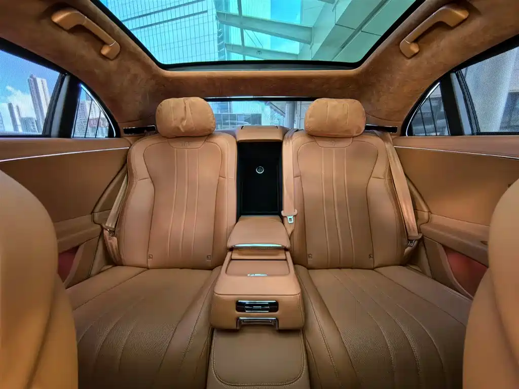 Bentley Flying Spur 2022 — фото 17