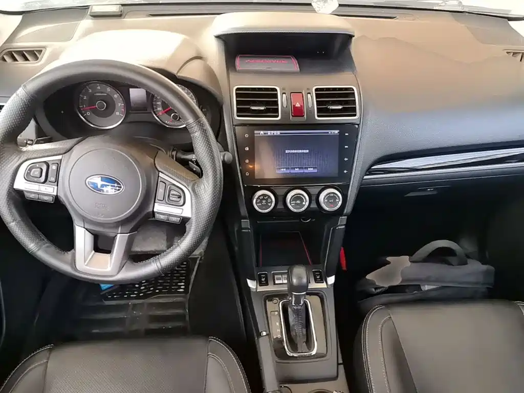 Subaru Forester 2016 — фото 10