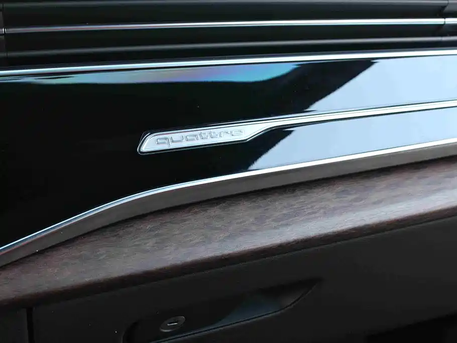Audi Q7 2021 — фото 10