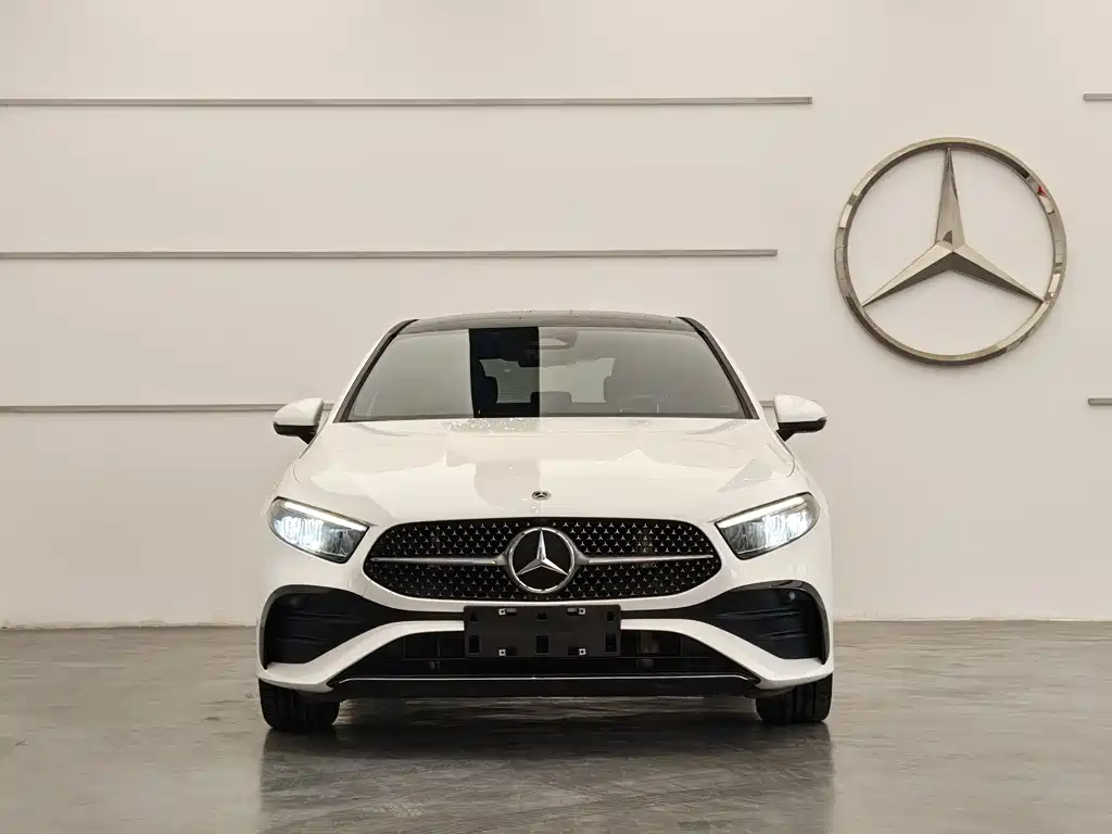 Mercedes-Benz A-Class 2024 — фото 2