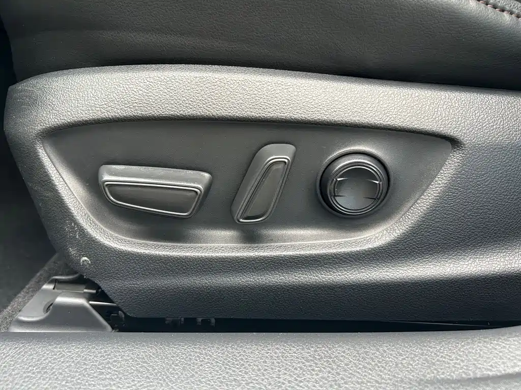 Toyota Camry 2021 — фото 16