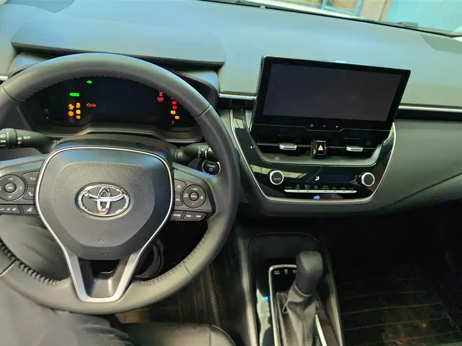 Toyota Corolla 2025 — фото 12