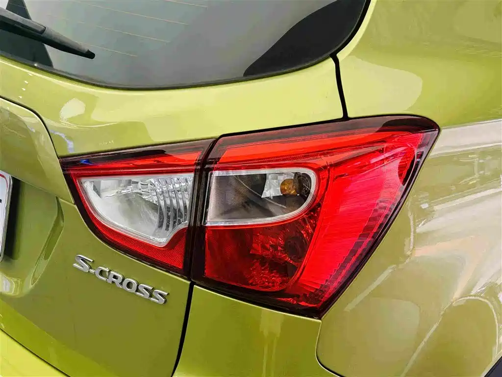 Suzuki S-Cross 2014 — фото 12