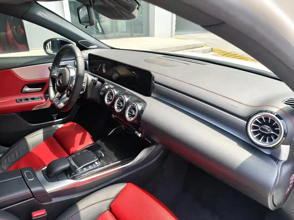 Mercedes-Benz A-Class AMG 2023 — фото 21