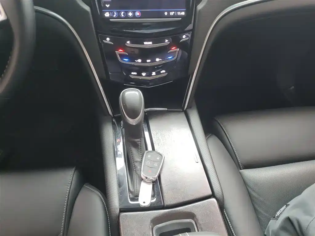 Cadillac XTS 2019 — фото 10