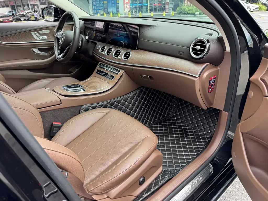 Mercedes-Benz E-Class 2023 — фото 9