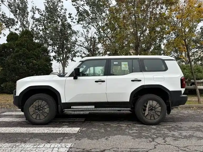 Toyota Prado — фото 3