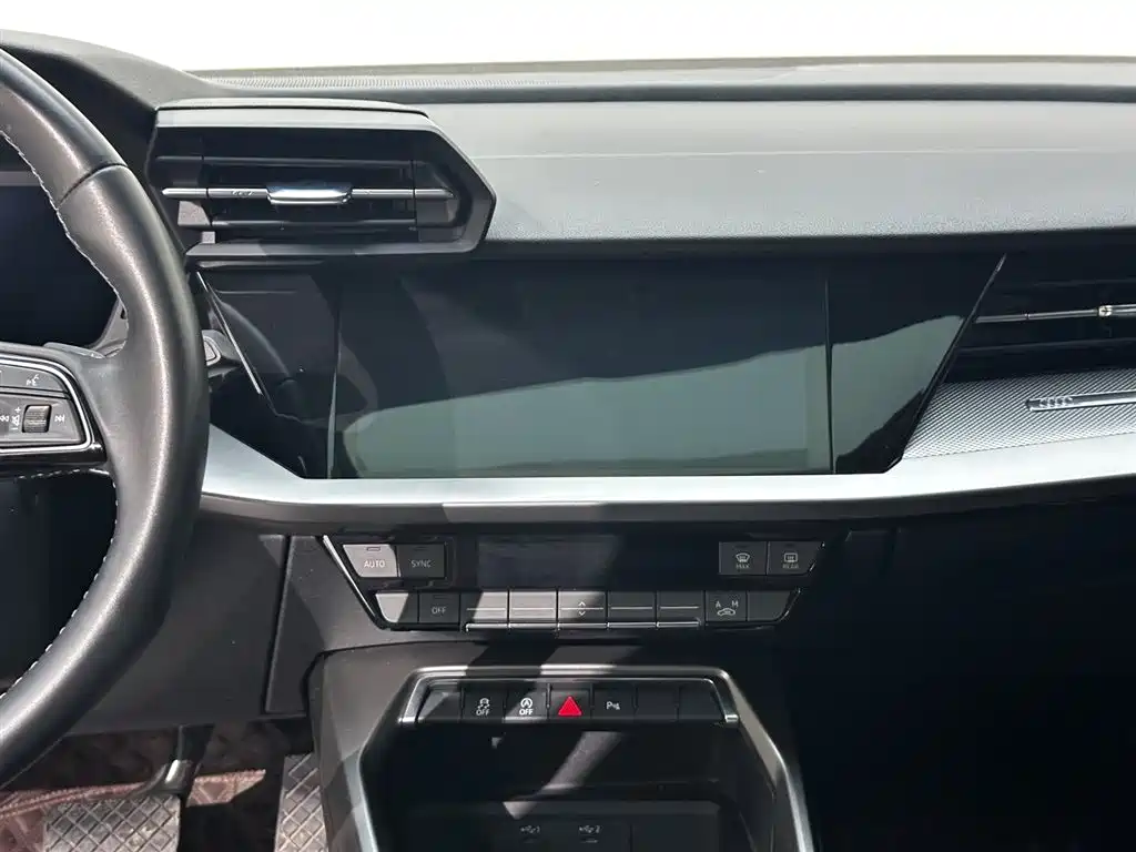 Audi A3 2022 — фото 10