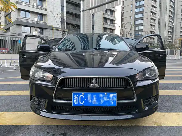 Mitsubishi Lancer EX 2013