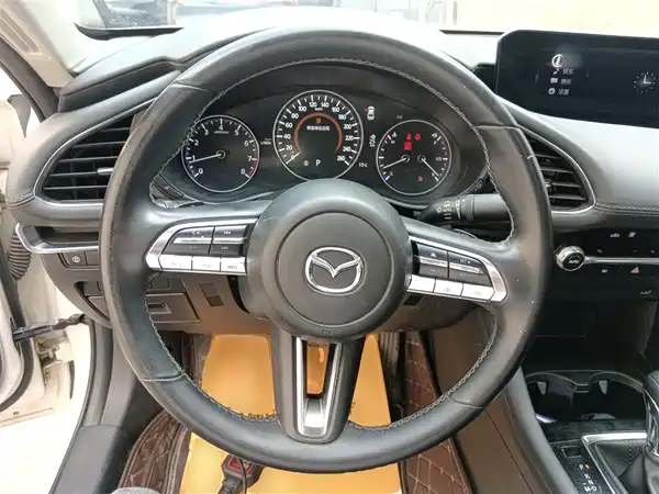 Mazda 3 Axela 2022