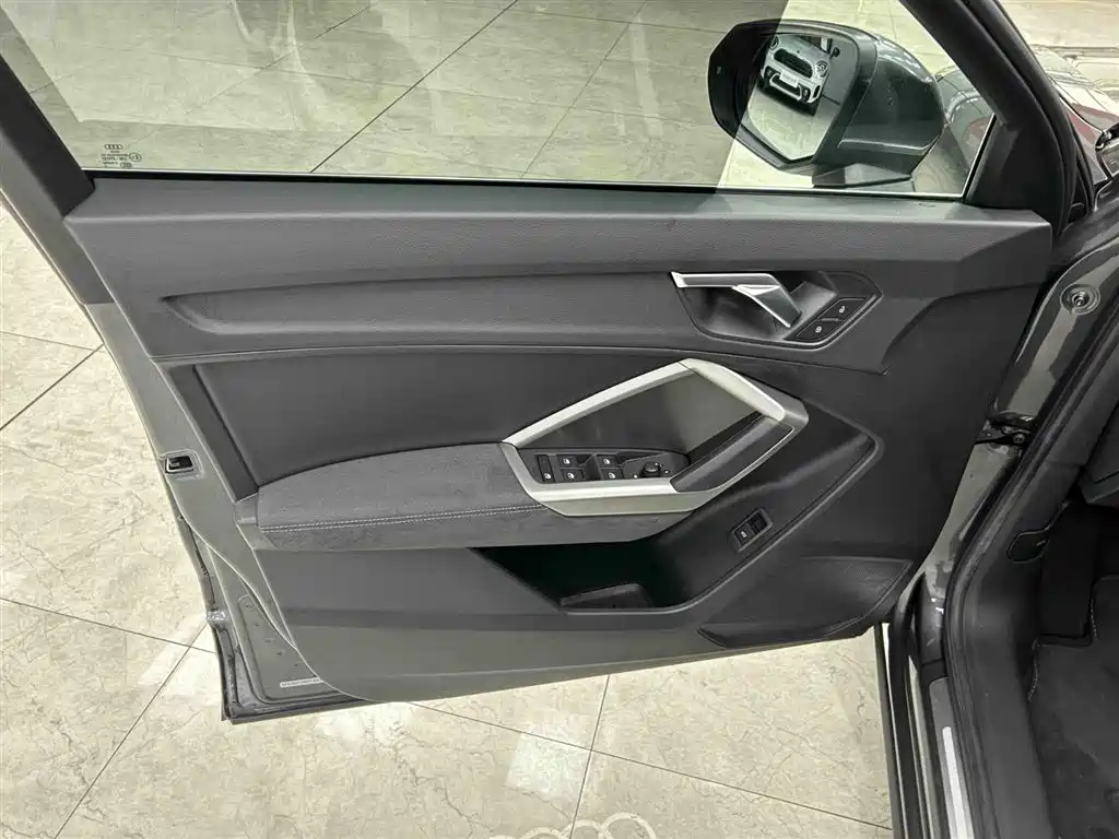 Audi Q3 2022 — фото 10