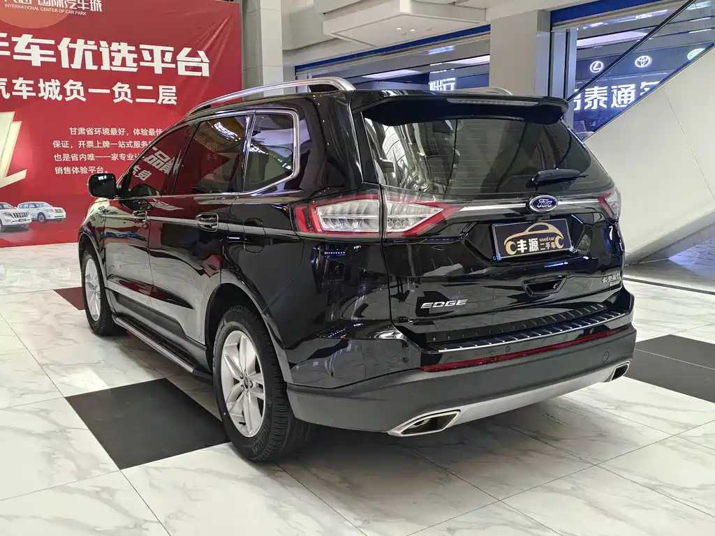 Ford Edge 2020 — фото 24