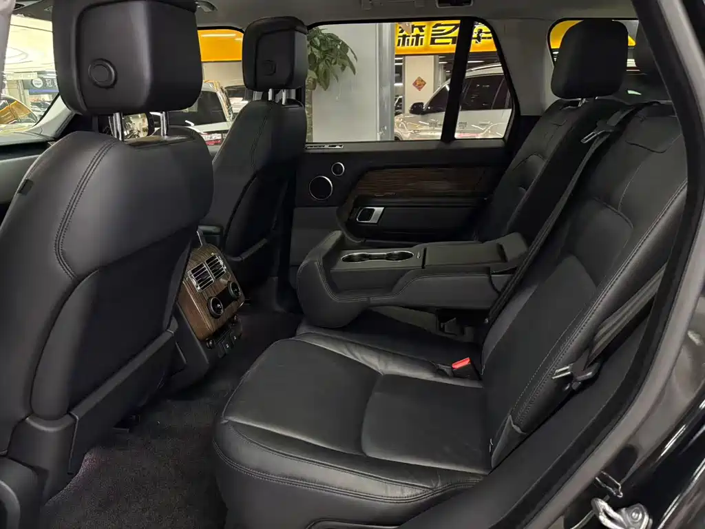 Land Rover Range Rover 2019 — фото 12