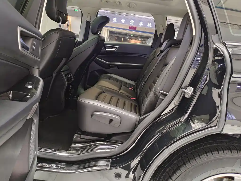 Ford Edge 2020 — фото 12