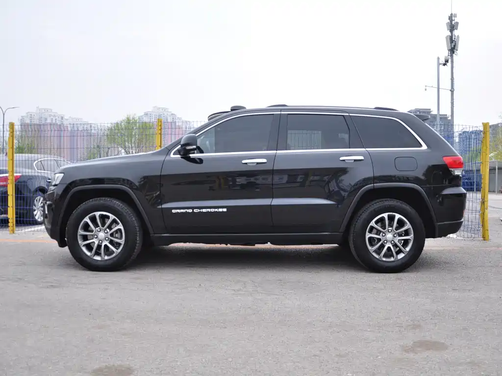Jeep Grand Cherokee 2014 — фото 3
