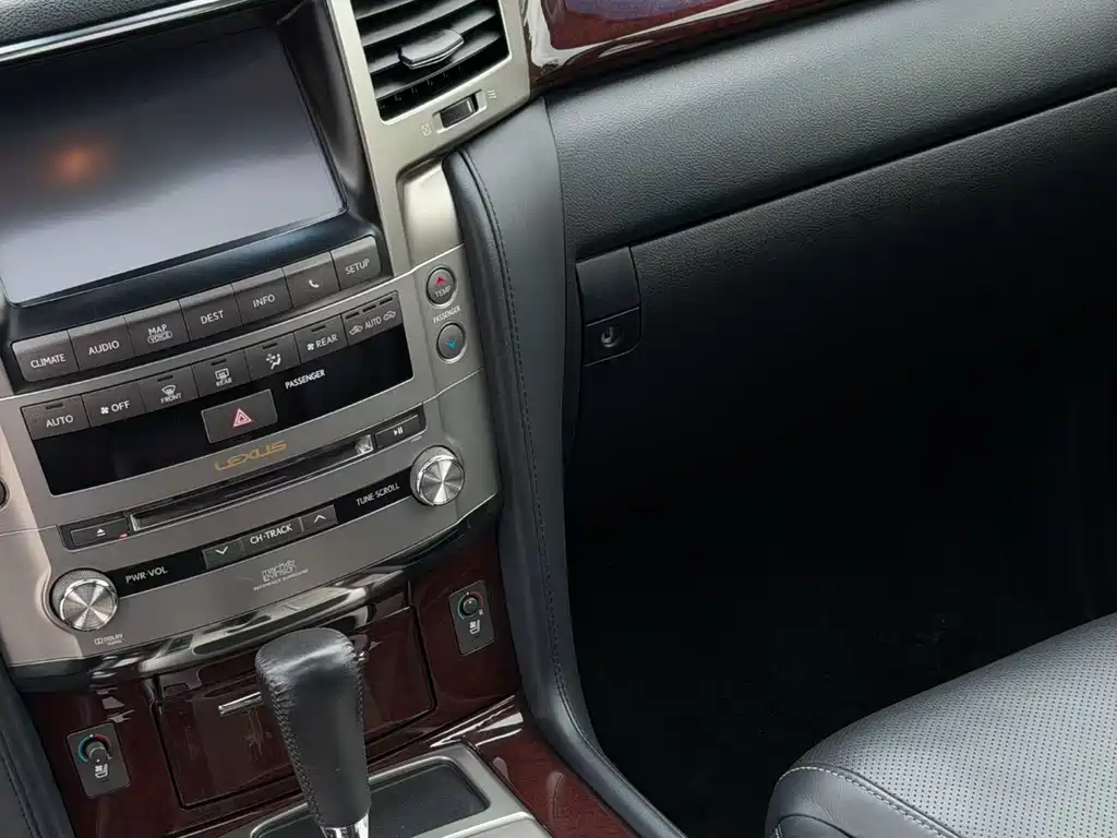 Lexus LX 2014 — фото 6