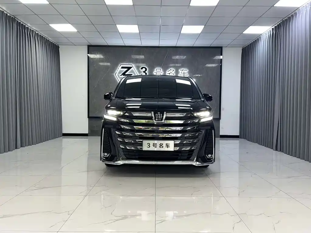 Toyota Vellfire 2025 — фото 1