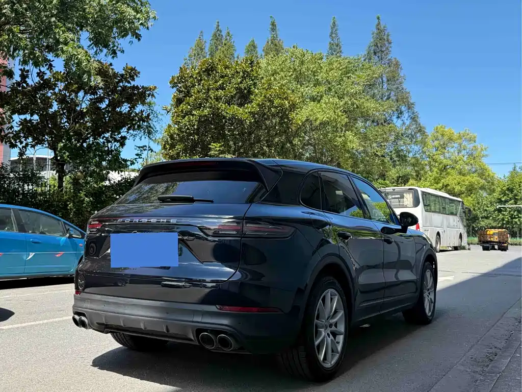 Porsche Cayenne 2019 — фото 12