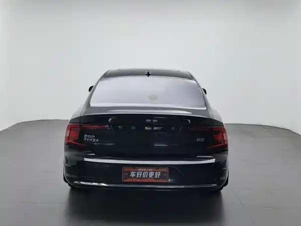 Volvo S90 2023