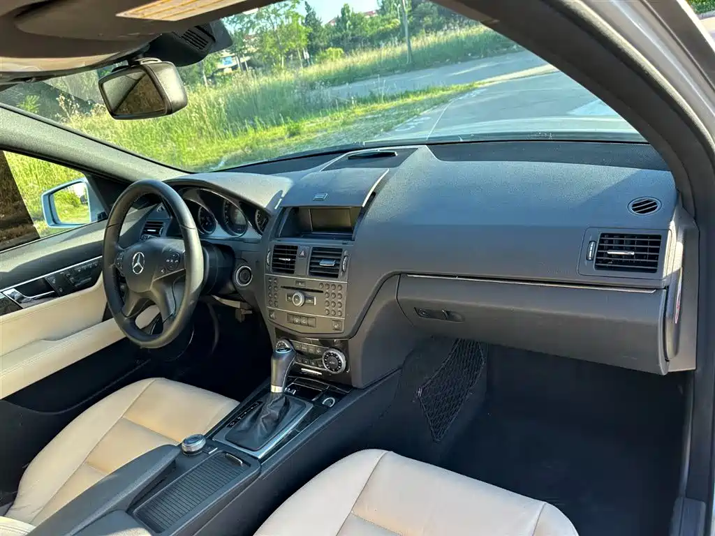 Mercedes-Benz C-Class 2011 — фото 16