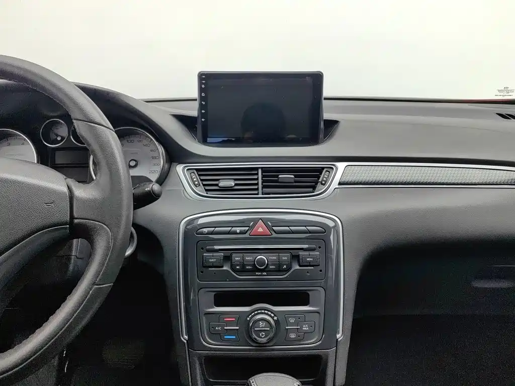 Peugeot 308 2013 — фото 12
