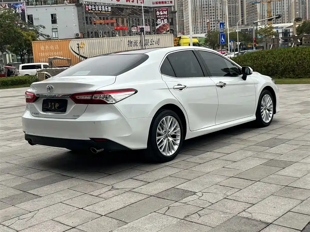 Toyota Camry 2020 — фото 4