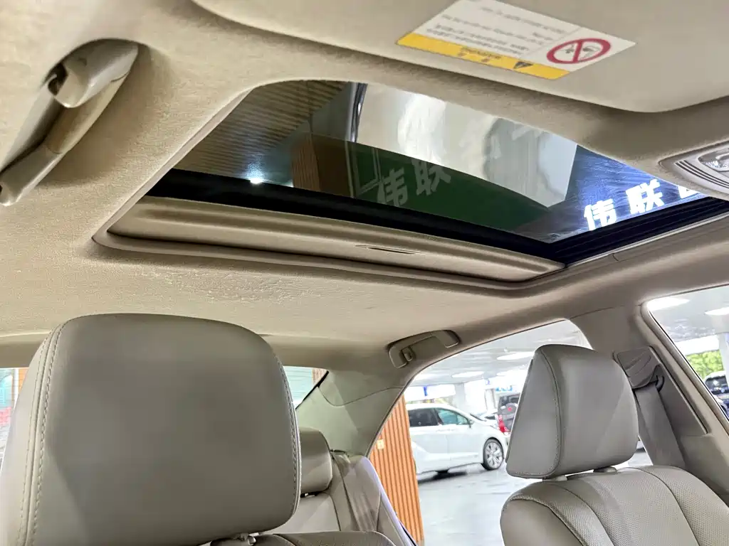 Toyota Camry 2015 — фото 14