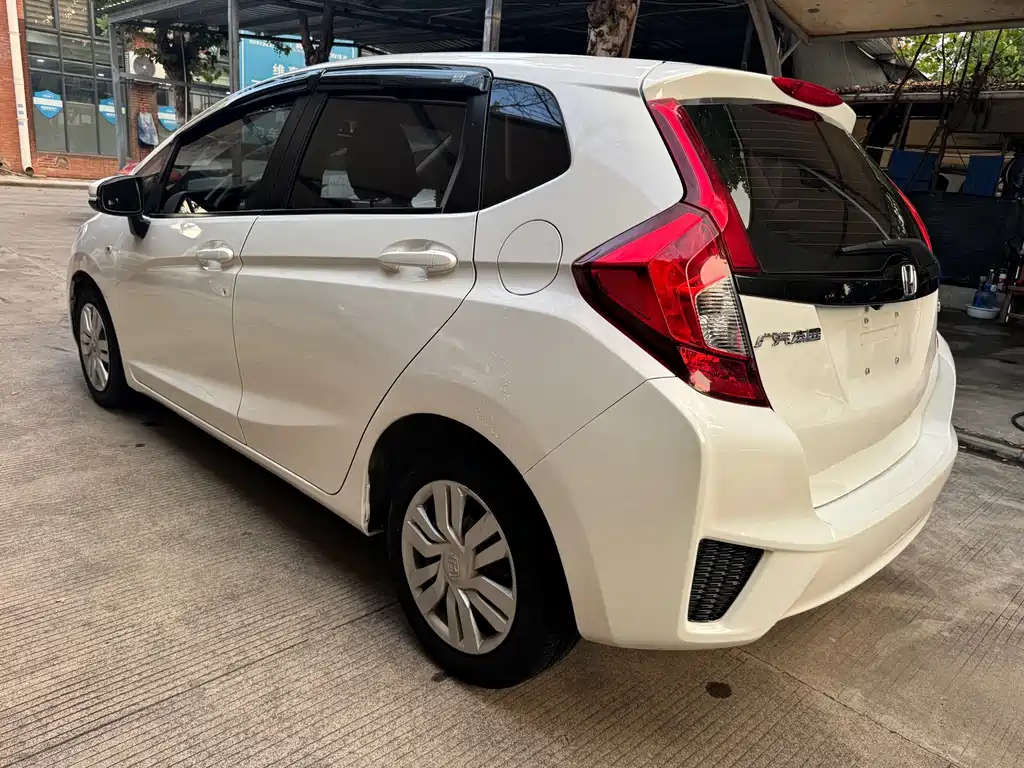 Honda Fit 2015 — фото 12