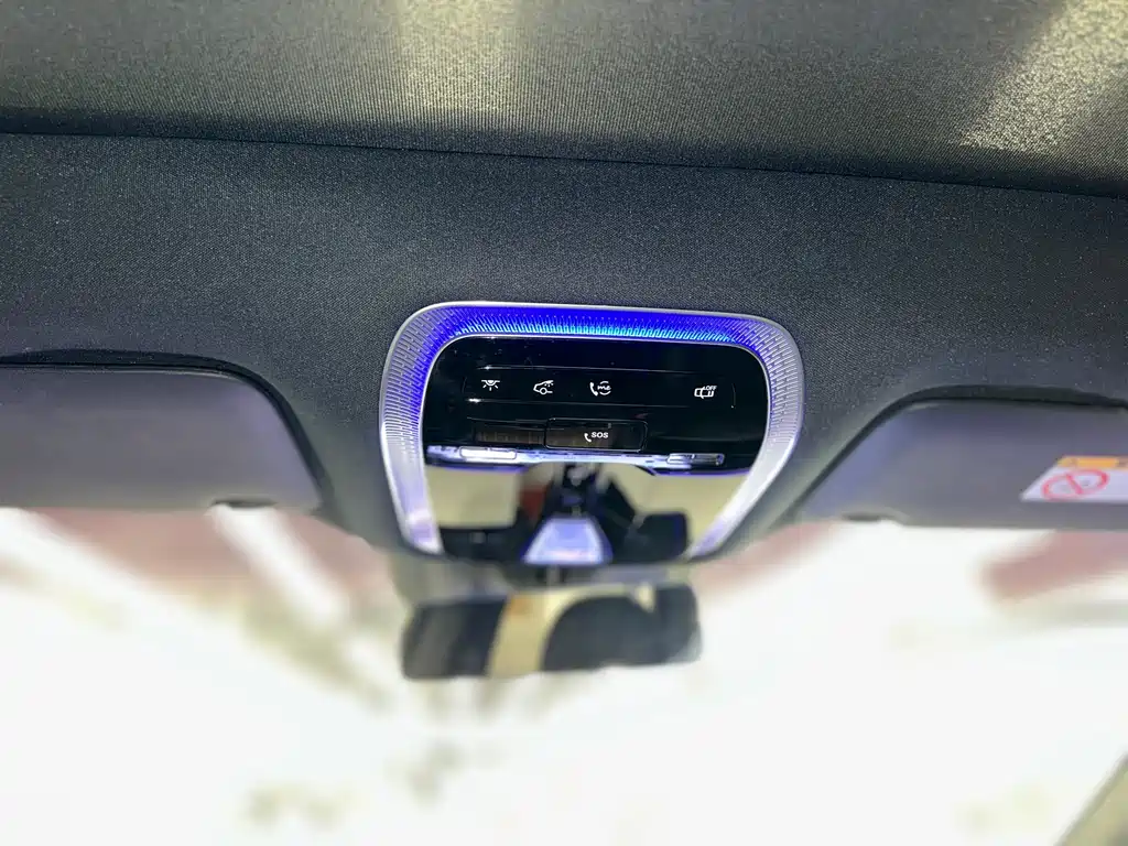 Mercedes-Benz EQS SUV 2023 — фото 23