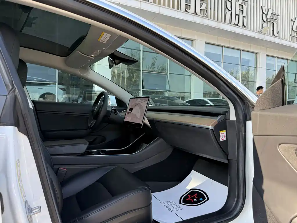 Tesla Model 3 2019 — фото 10