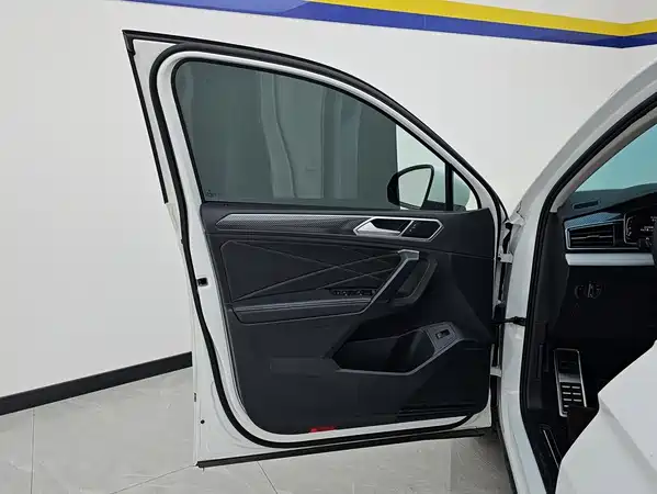 Volkswagen Tiguan L 2024