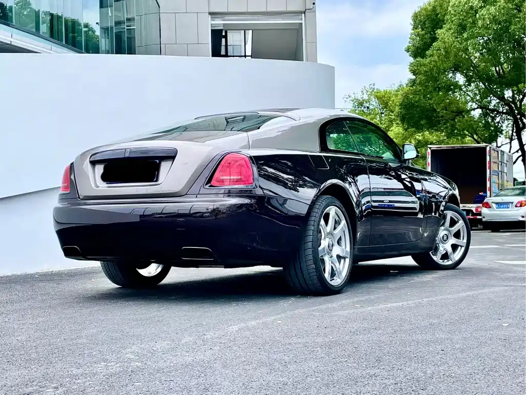 Rolls-Royce Wraith 2015 — фото 12