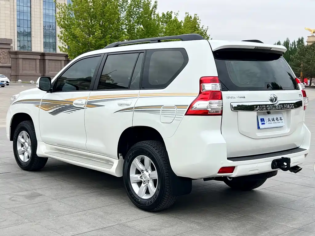 Toyota Prado 2016 — фото 9