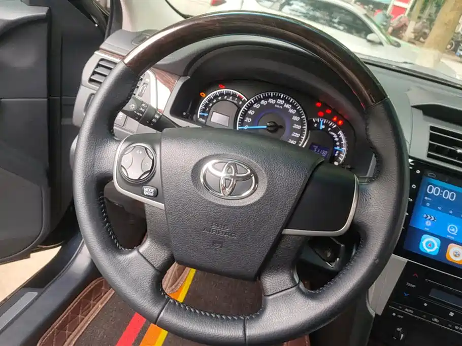 Toyota Camry 2015 — фото 15