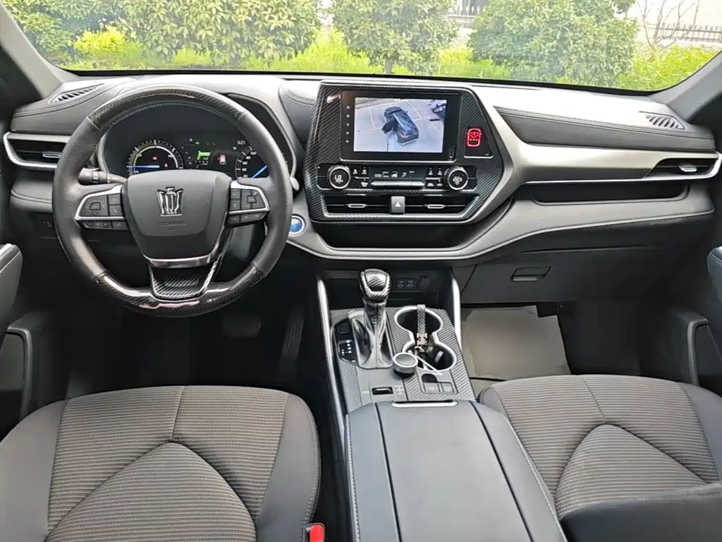 Toyota Crown Kluger 2022 — фото 10