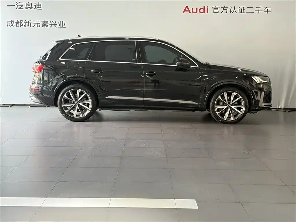 Audi Q7 2023 — фото 3