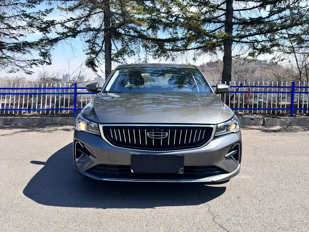Geely Emgrand 2024