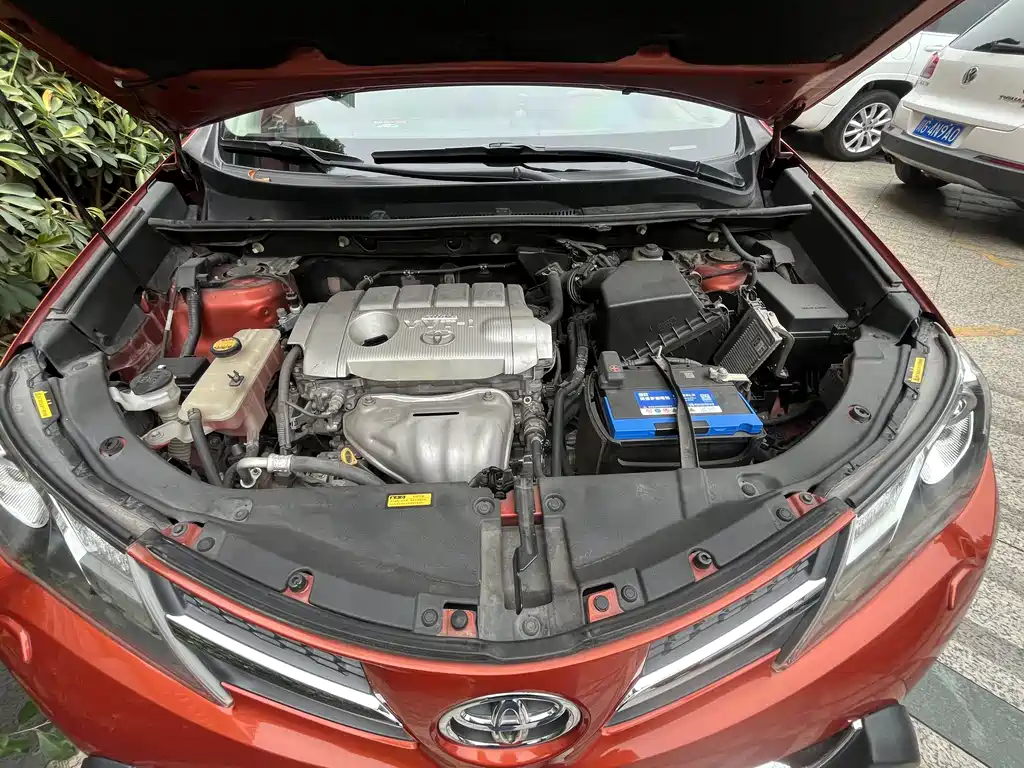 Toyota RAV4 2014 — фото 11