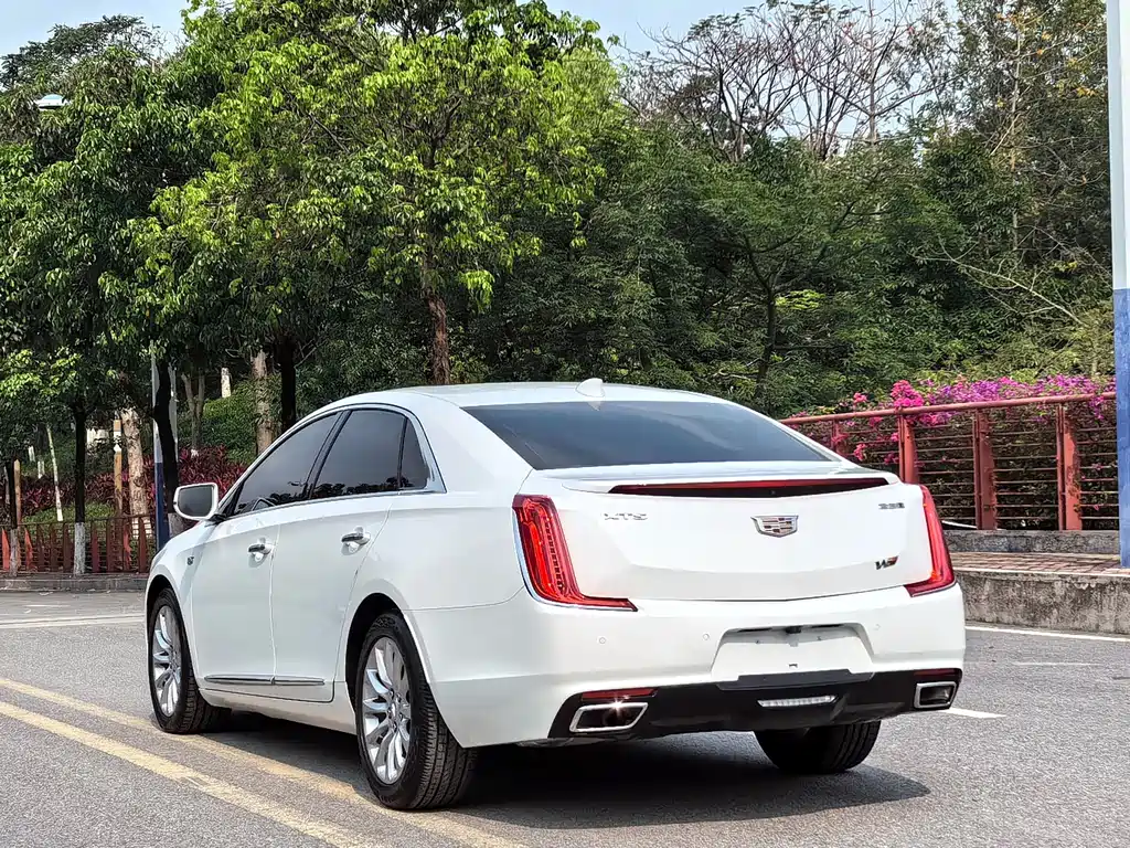 Cadillac XTS 2019 — фото 17