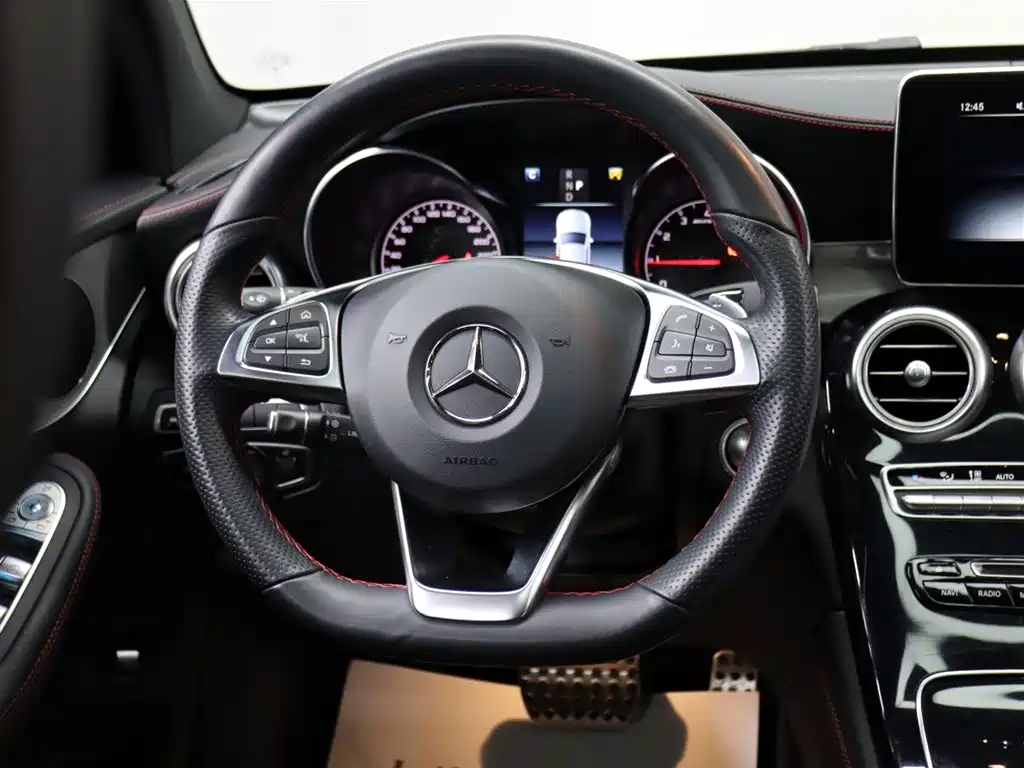 Mercedes-Benz GLC AMG 2019 — фото 11
