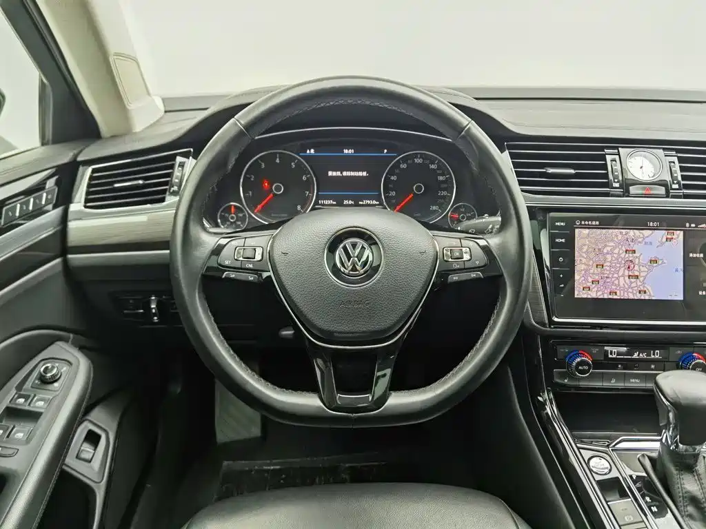 Volkswagen Phideon 2019 — фото 11