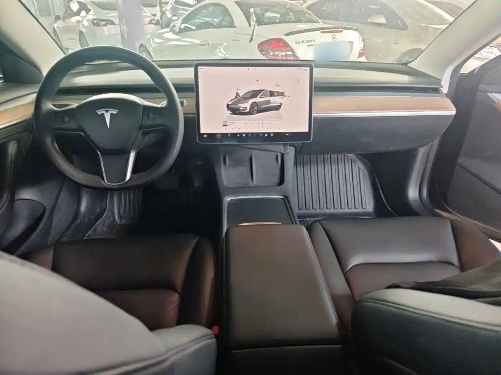 Tesla Model 3 2022 — фото 10