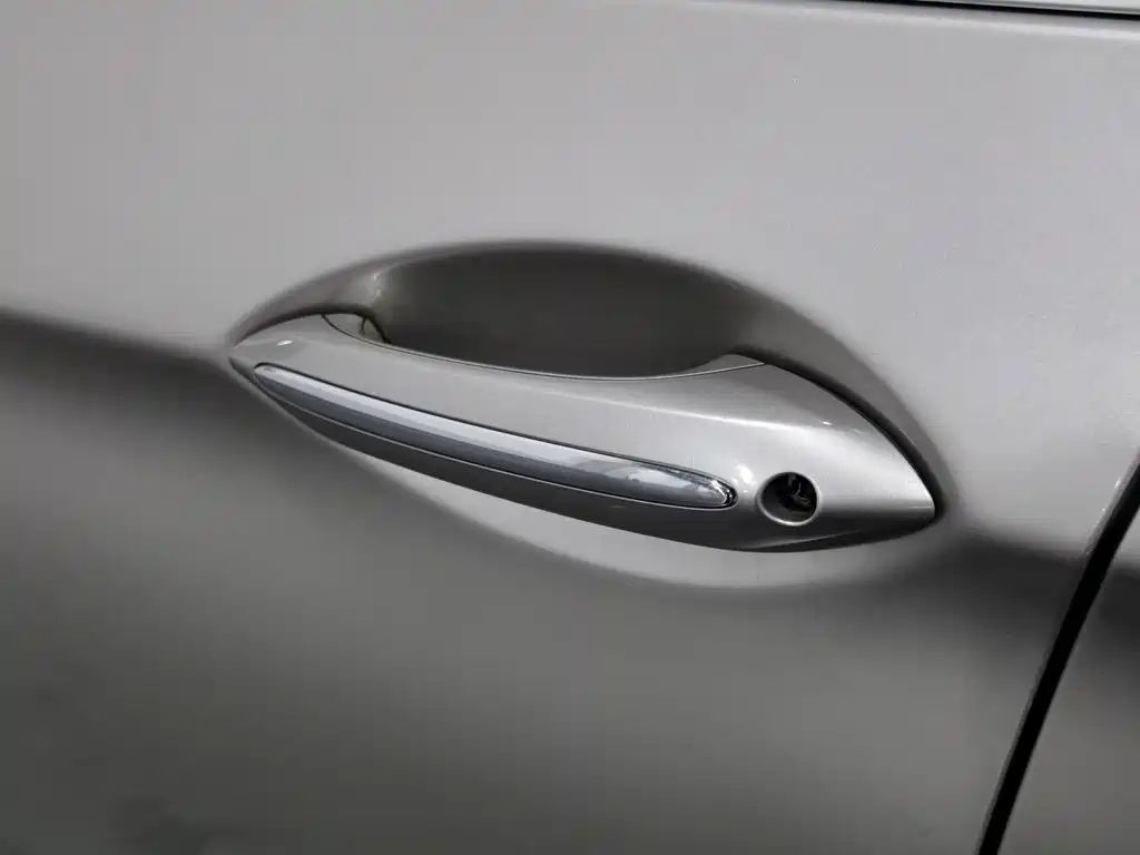 BMW 5 Series 2015 — фото 18