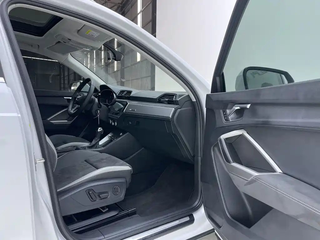 Audi Q3 2023 — фото 21