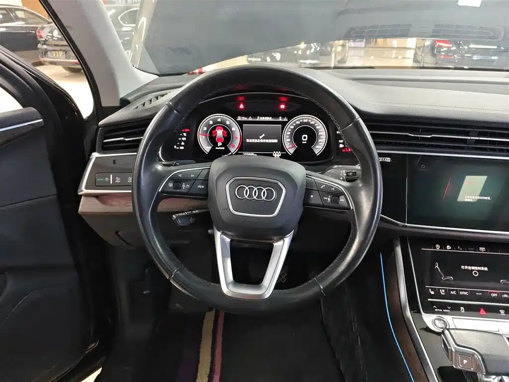 Audi Q7 2023 — фото 11