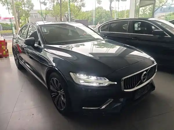Volvo S60 2022