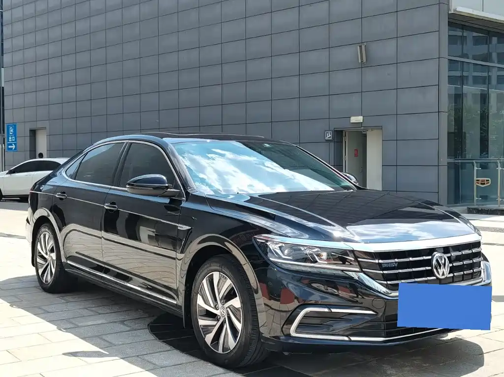 Volkswagen Passat PHEV 2019 — фото 2