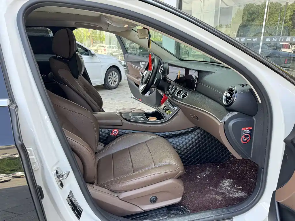 Mercedes-Benz E-Class 2020 — фото 10